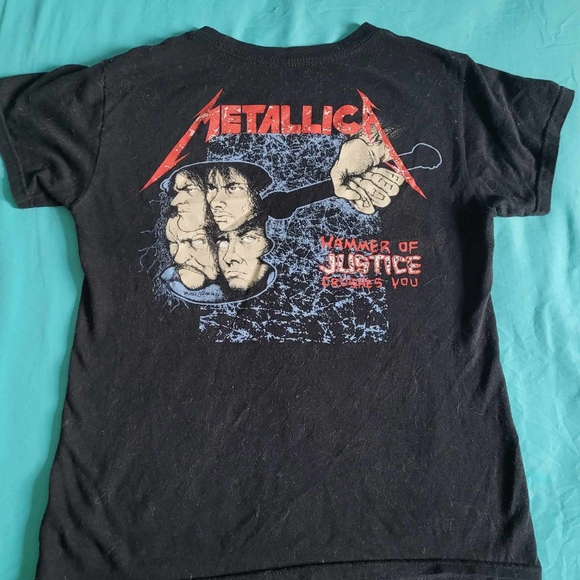 3/$50 Unisex band t Metallica size small. Let's gooo music 🎶 lovers❤️ - Picture 2 of 2